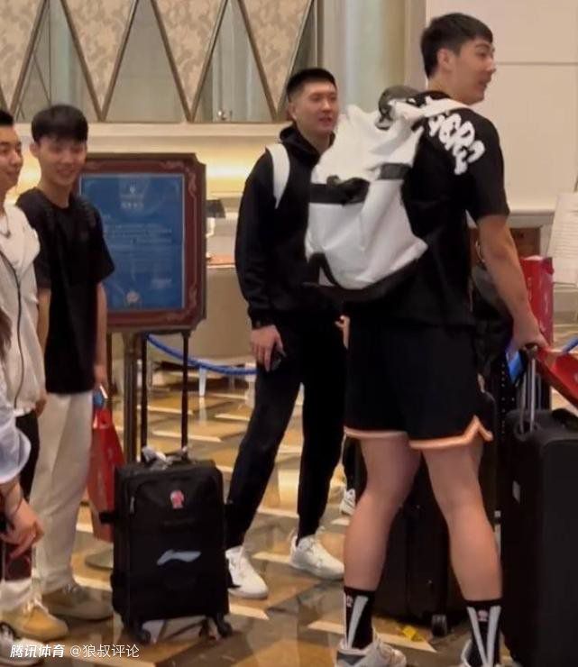 主创人员导演托马斯·麦卡锡、主演马克·鲁法洛、迈克尔·基顿、列维·施瑞博尔等出席了活动。